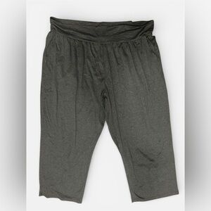 Neer Women's Plus Size Cotton Capris